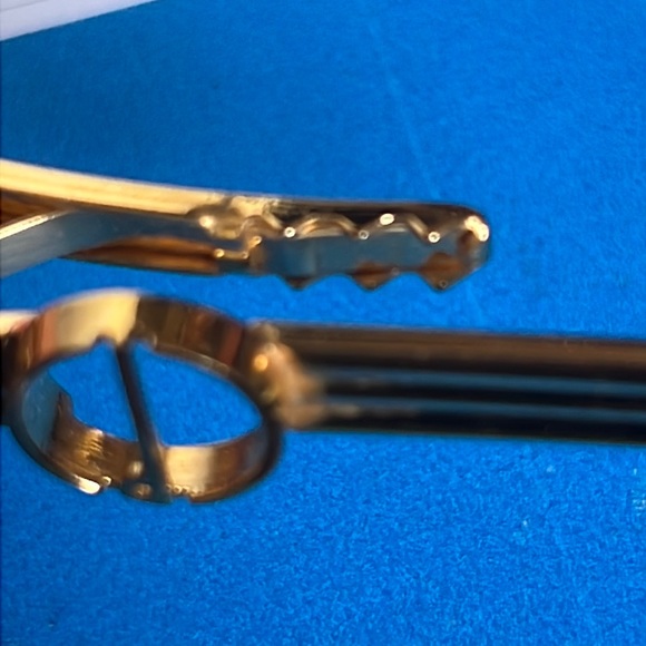 Dunhill D Logo Gold Tone  Metal Tie Clip Necktie Pin Bar Men Formal Jewelry Auth - Picture 9 of 15